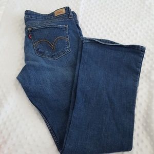 Levis boot cut.
